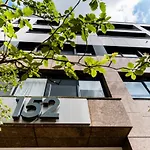 Business-Ready 1-Bedroom Apartment - Parking, High-Speed Wi-Fi, Prime Central Location By Av Hughes Properties