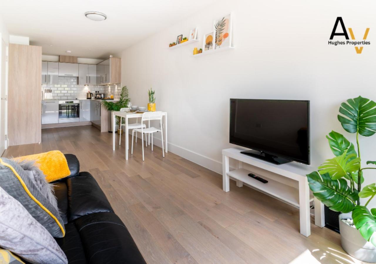 Luxurious One Bedroom By Av Hughes Apartment Milton Keynes